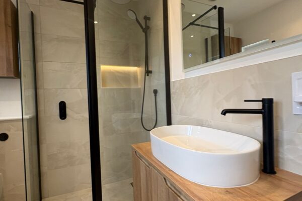 The Royston Kitchen and Bathroom Company LTD |Kitchens | Bathrooms | Tiles and Flooring